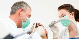 Kiedy wizyta u chirurga stomatologa jest niezbędna?