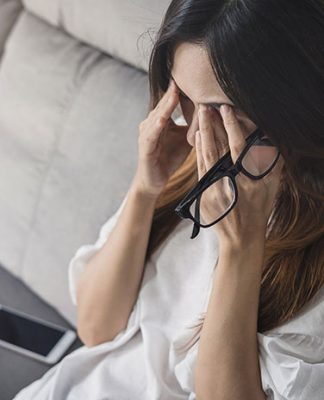 Jak zadbać o oczy przy pracy biurowej?