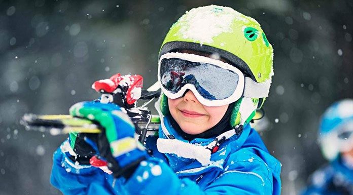 Wakacje w górach: kup narty dla dziecka taniej