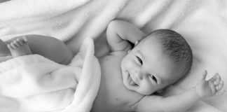 Meble i akcesoria niezbędne do opieki nad niemowlęciem