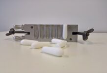 Jak założyć dziecku czopek?