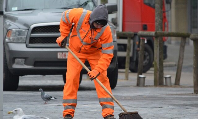 Ile zarabia śmieciarz w USA? Ile zarabia śmieciarz w USA?
