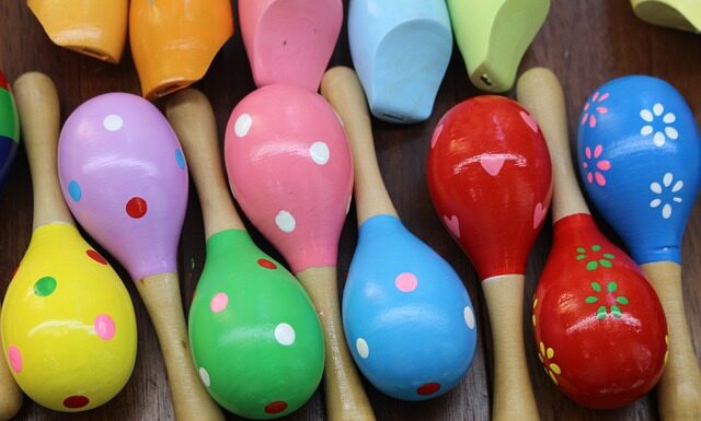 Jak zrobić grzechotkę z butelki? Jak zrobić grzechotkę z butelki?