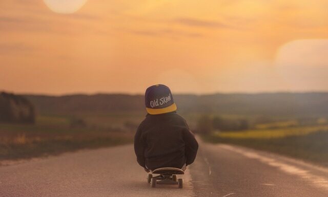 Czy na deskorolce można jeździć po chodniku? Czy na deskorolce można jeździć po chodniku?