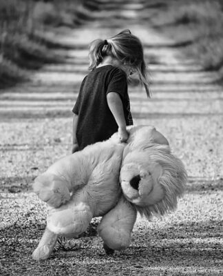 Czy roczne dziecko może chodzić boso?