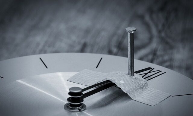 Czym przykleić oczko w pierścionku? Czym przykleić oczko w pierścionku?