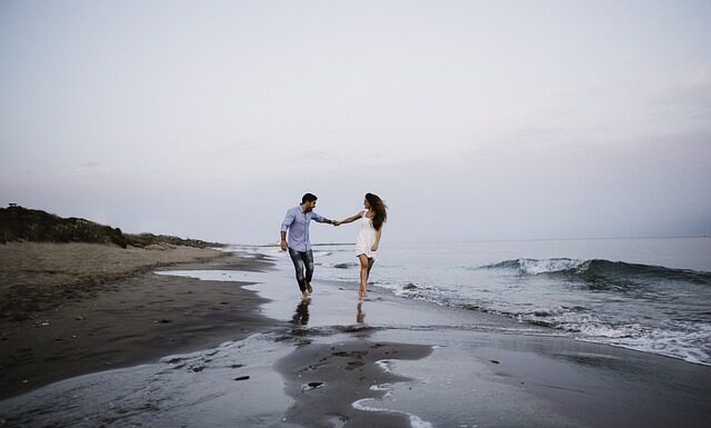 Jak bawić się z 6 miesięcznym dzieckiem? Jak bawić się z 6 miesięcznym dzieckiem?