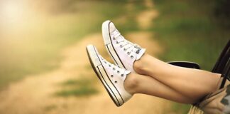 Czy buty powinny być na styk?