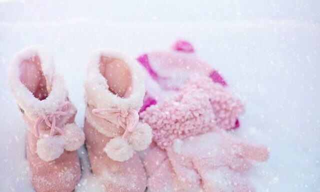 Jak składać ubranka niemowlęce w szafie? Jak składać ubranka niemowlęce w szafie?