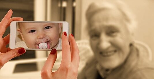 Jaka jest różnica między keyboardem a syntezatorem? Jaka jest różnica między keyboardem a syntezatorem?