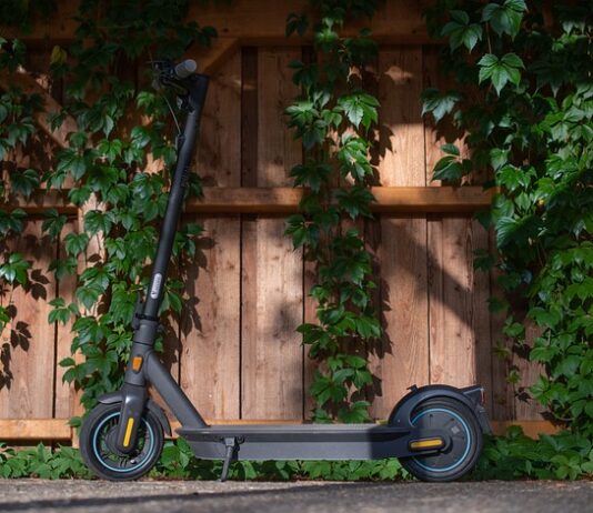 Czy hulajnogą można jechać ulica?