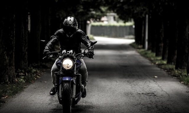 Czy rowerzysta ma pierwszeństwo na ścieżce rowerowej?