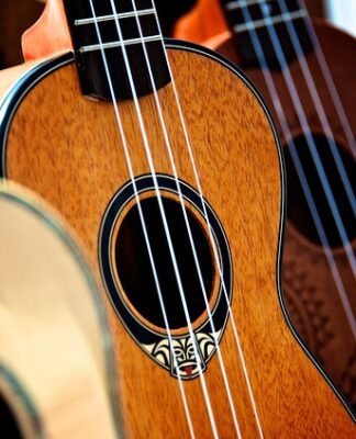 Czy trudno jest nauczyć się grać na ukulele?