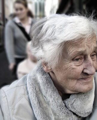 W jakim wieku dziecko zaczyna się śmiać?