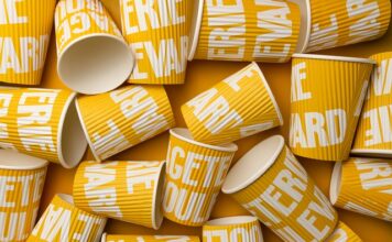 Jak trwałe skleić plastik?