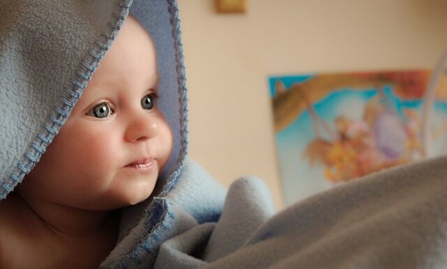 Jak sprawdzić czy niemowlę słyszy? Jak sprawdzić czy niemowlę słyszy?