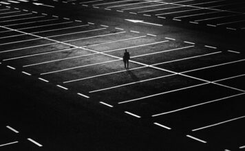 Czy na parkingu można jeździć bez prawa jazdy? Czy na parkingu można jeździć bez prawa jazdy?