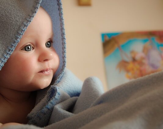 Ile powinien jeść niemowlę — tabela? Ile powinien jeść niemowlę -- tabela?