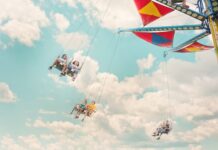 Jak wysoko Karuzela do łóżeczka?