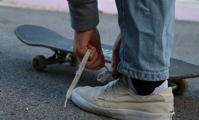 Czy osoba na deskorolce to pieszy? Czy osoba na deskorolce to pieszy?