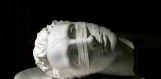 Czy dziecko z autyzmem buduje wieże?